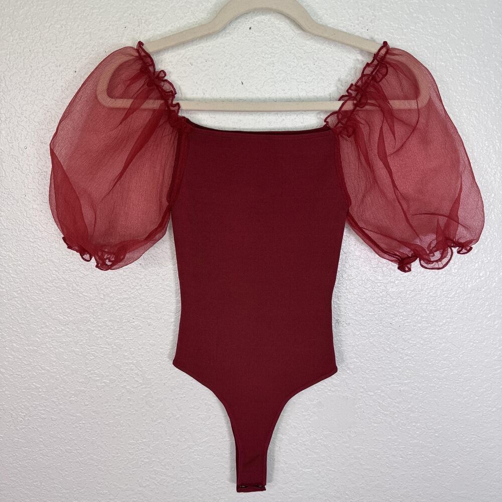 ASTR The Label Bodysuit Womens XS Puff Sleeve Square Neck Top Maroon Red NEW